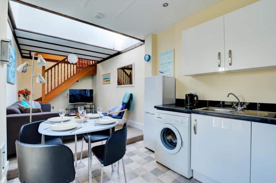 The Hideaway - Two Bedroom House, Sleeps 4