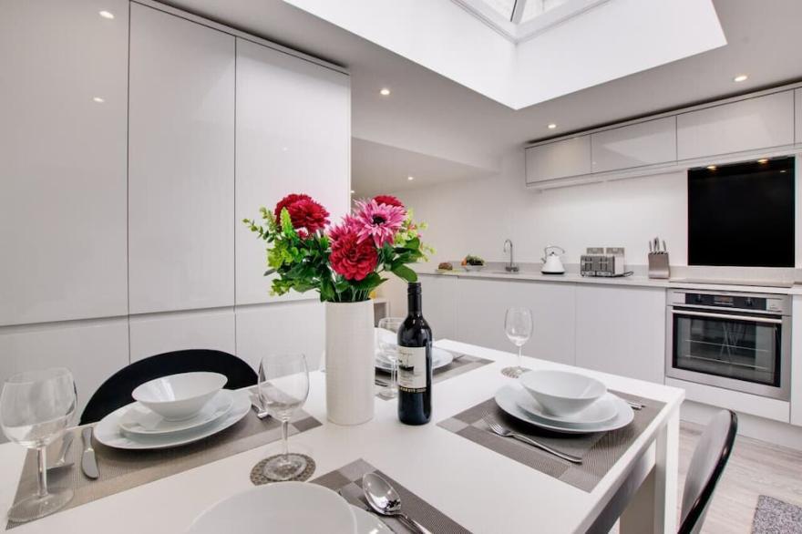 The Nook - One Bedroom House, Sleeps 2
