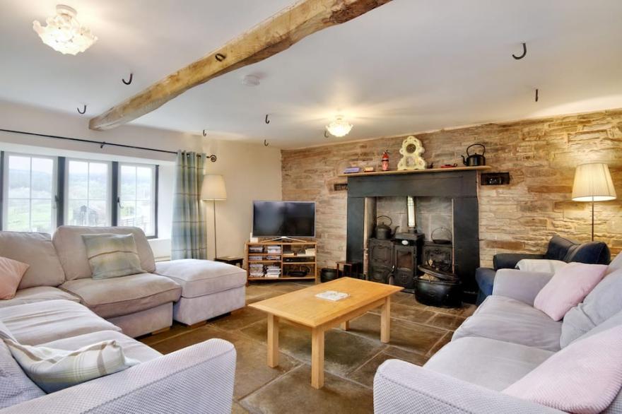 THE BIRCHES, family friendly, character holiday cottage in Hay-On-Wye
