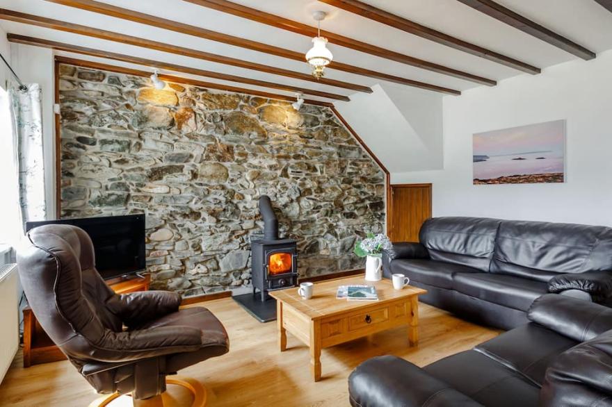 PEN Y BONT, pet friendly, country holiday cottage in Aberdaron