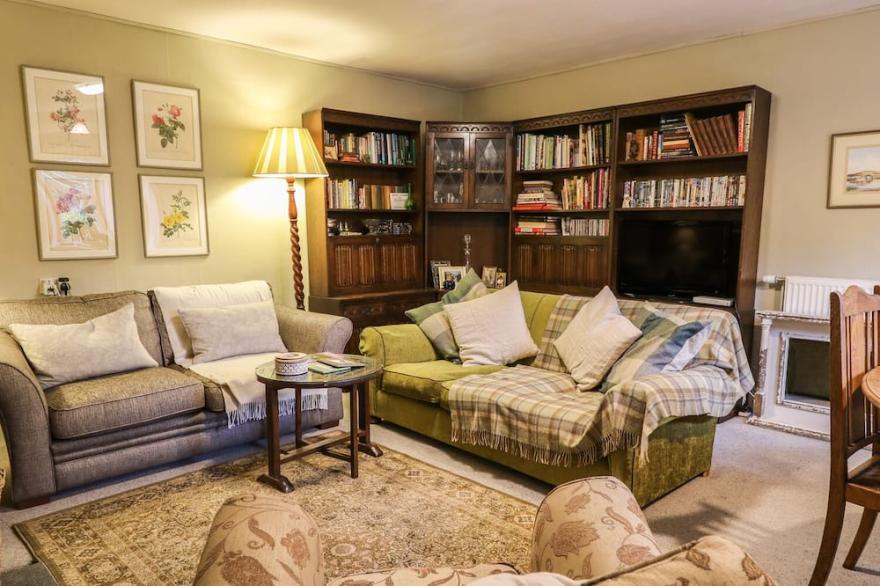 COORIE DOON, family friendly, character holiday cottage in Nairn
