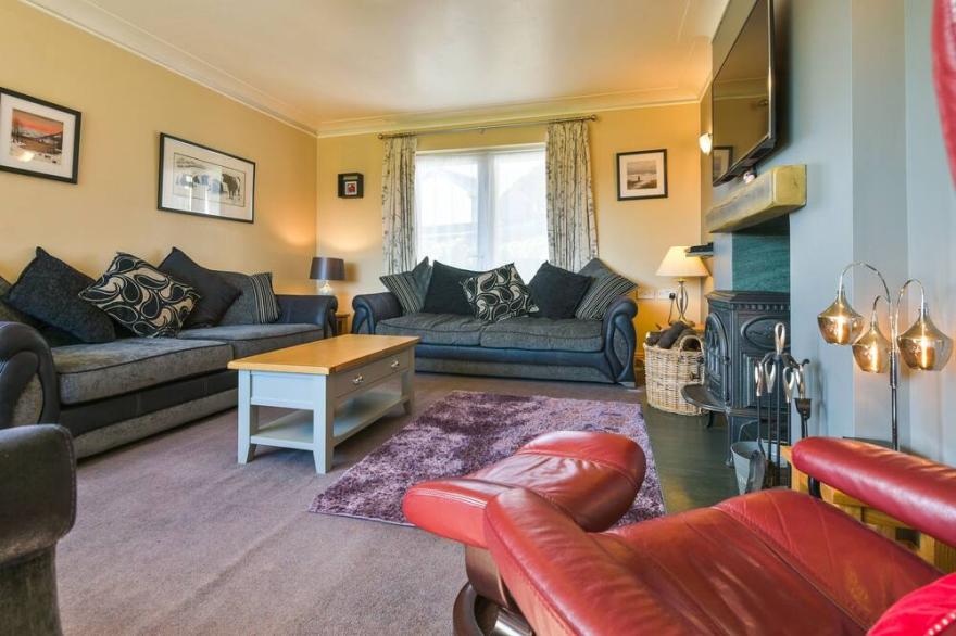 BROWSIDE, pet friendly, with hot tub in Coniston