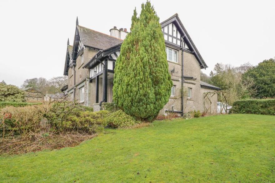 BISHOP HOWE, family friendly, character holiday cottage in Far Sawrey
