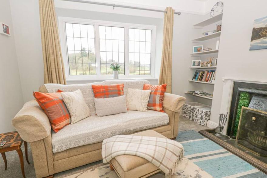 BISHOP HOWE, family friendly, character holiday cottage in Far Sawrey