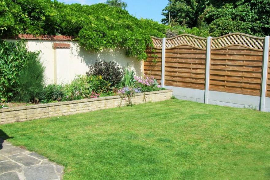 THE OLD DAIRY, pet friendly, country holiday cottage in Beverley