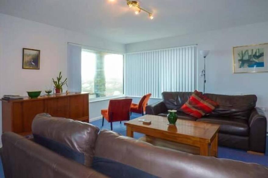 GODOLPHIN, family friendly, with open fire in Polzeath