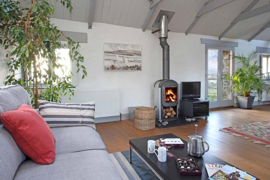 AN SKYBER, family friendly, character holiday cottage in Perranuthnoe