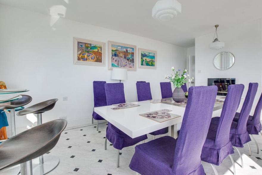 Seacroft Barton - Five Bedroom Apartment, Sleeps 10