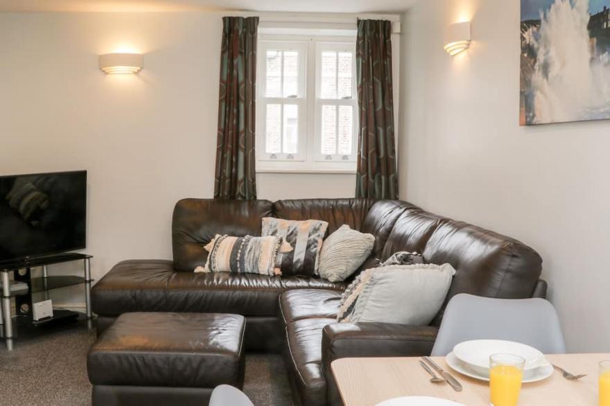 RAZORBILL COTTAGE, pet friendly, country holiday cottage in Whitby