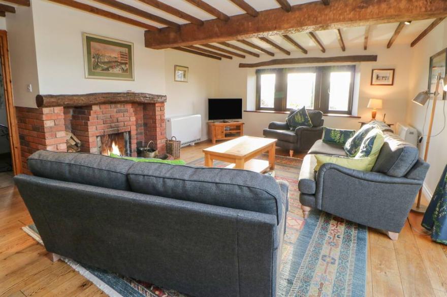 HADRIAN'S VIEW, pet friendly, with open fire in Brampton, Cumbria