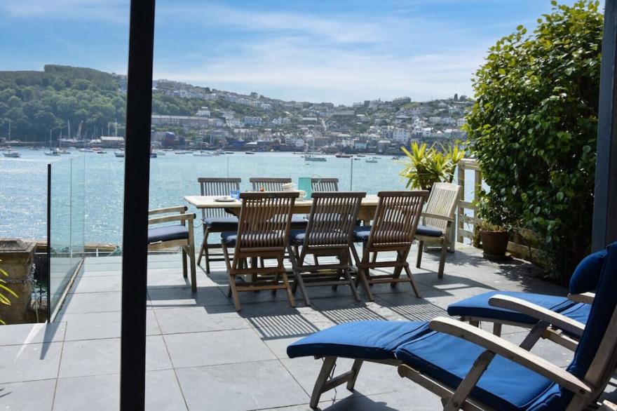51 Esplanade - Four Bedroom House, Sleeps 8