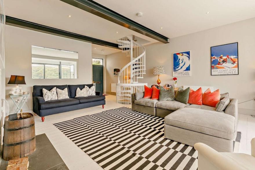51 Esplanade - Four Bedroom House, Sleeps 8