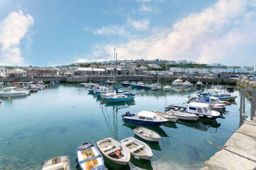 Harbour View - Three Bedroom House, Sleeps 5