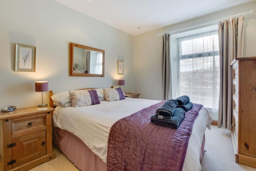 Harbour View - Three Bedroom House, Sleeps 5