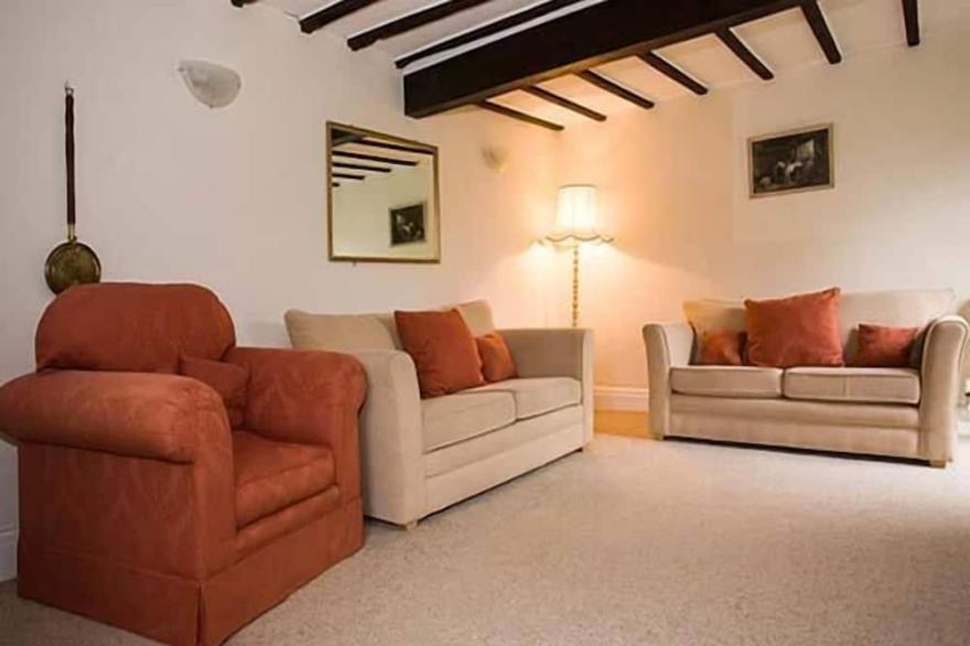 JASMINE COTTAGE, family friendly, with a garden in Dalton Near Thirsk