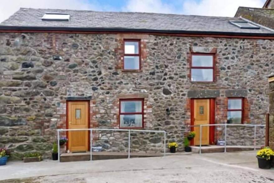 GABLE VIEW, pet friendly, with a garden in Ravenglass