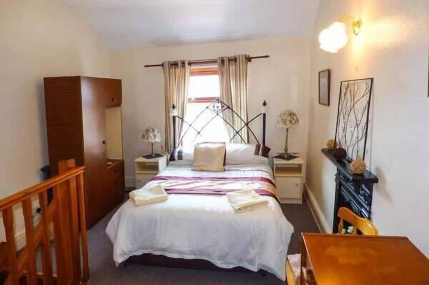 GABLE VIEW, pet friendly, with a garden in Ravenglass