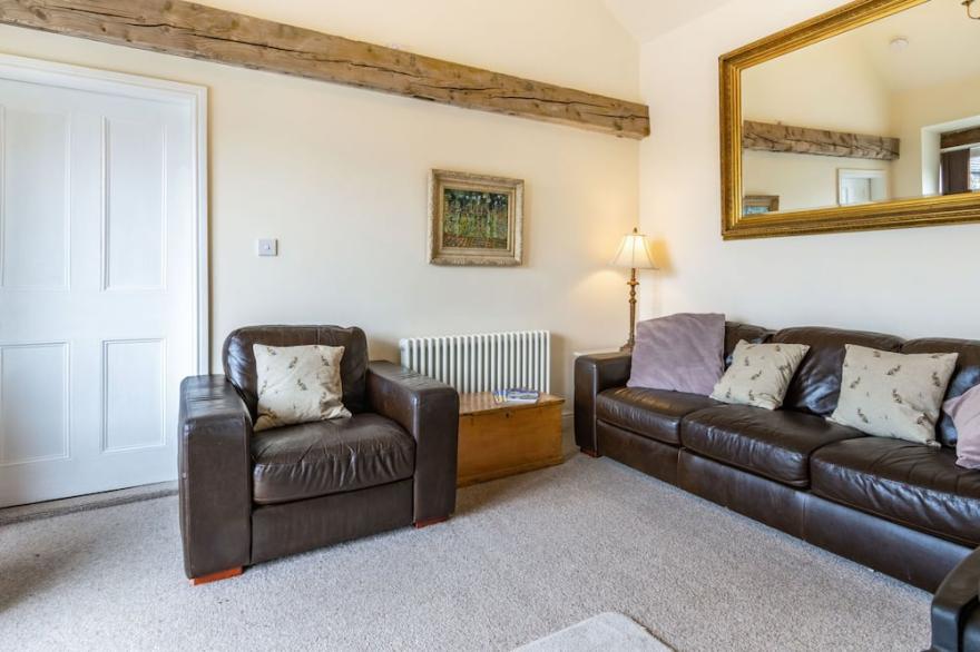BROOK COTTAGE, family friendly, character holiday cottage in Brandsby
