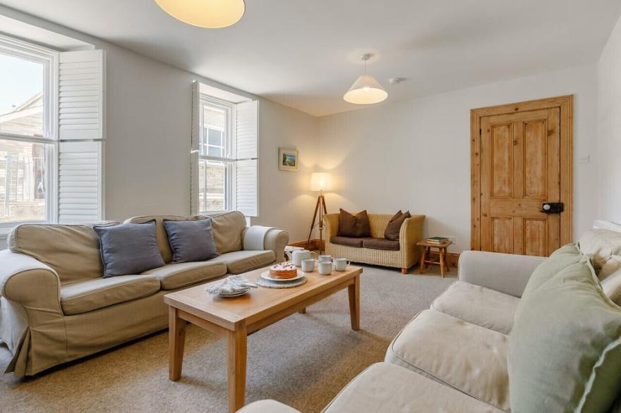 Alexandra House - Four Bedroom House, Sleeps 8