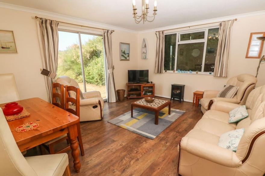 THE SHACK, pet friendly, country holiday cottage in Newquay
