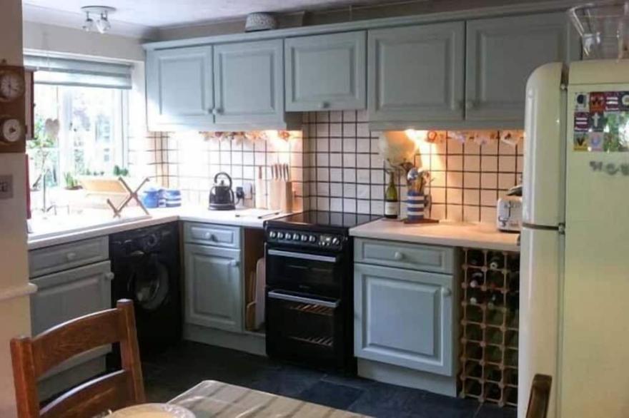 TED'S PLACE, pet friendly, character holiday cottage in Aylsham