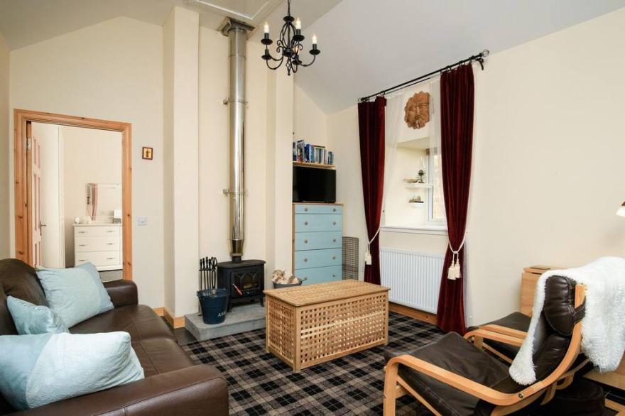 OLD MISSION HALL, pet friendly, country holiday cottage in Cromore