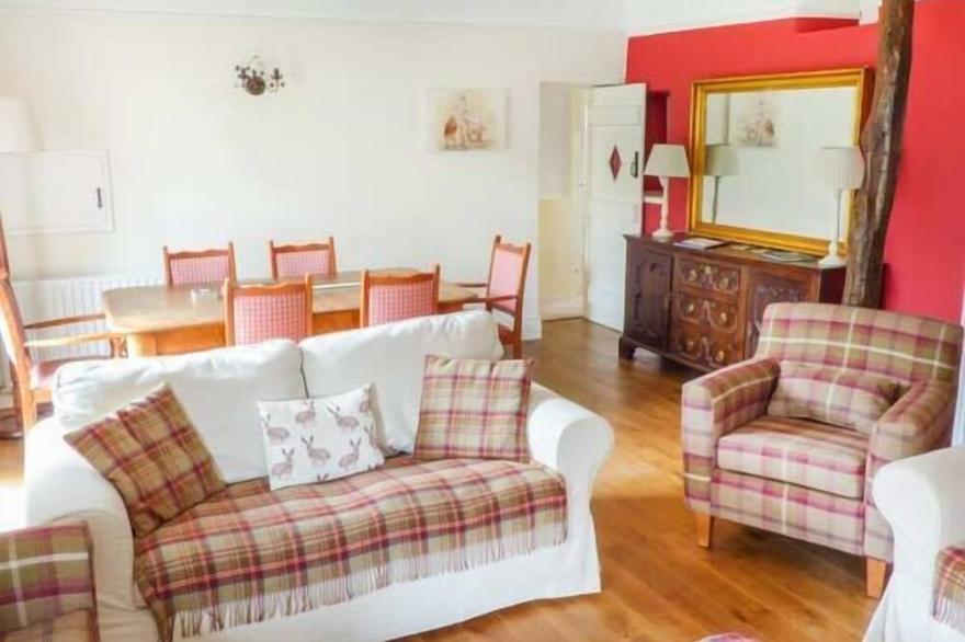 THE GREEN, pet friendly, luxury holiday cottage in Lastingham