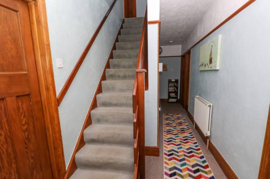 TRELYDARTH, pet friendly, character holiday cottage in Penhallow