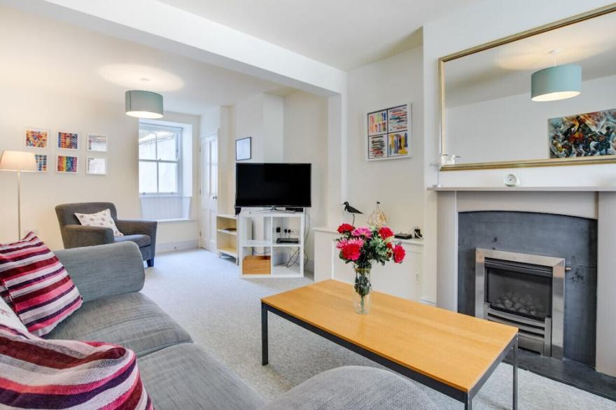 26 Chapel Street - Three Bedroom House, Sleeps 6