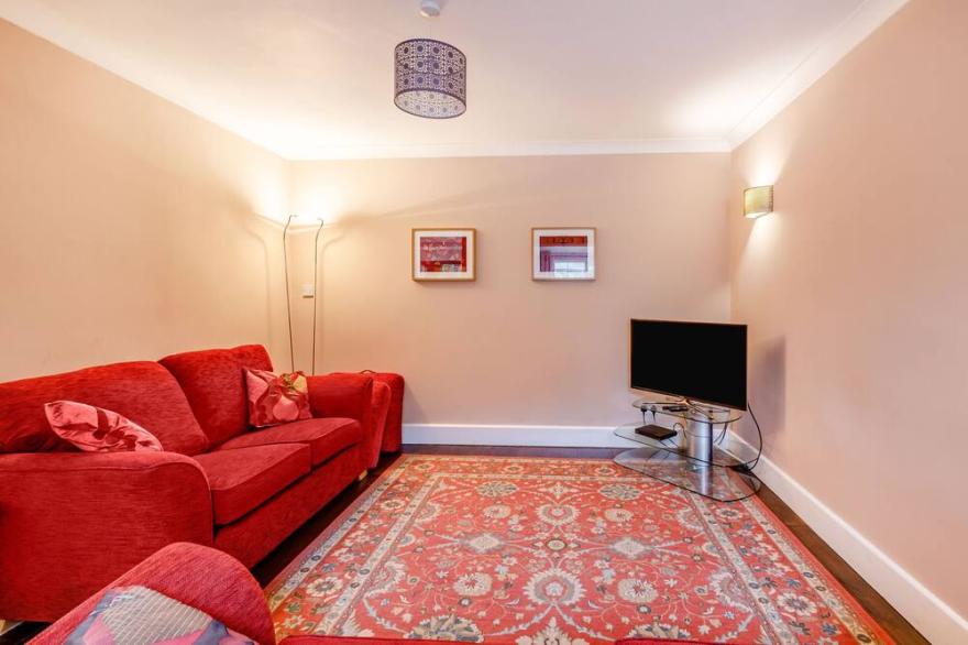 11 BEECH ROAD, pet friendly, with a garden in Weymouth