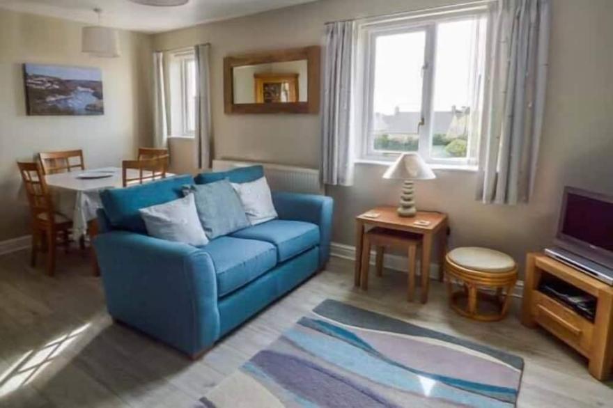 KITTIWAKE, country holiday cottage, with a garden in Solva