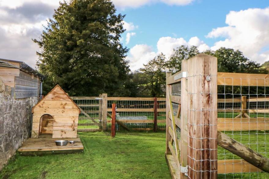 HIGHER WHIDDON FARM WHIDDON WELL, pet friendly in Ashburton