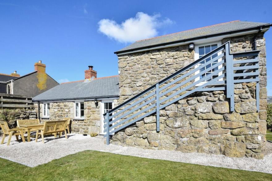 The Byre - Sennen - Three Bedroom House, Sleeps 6