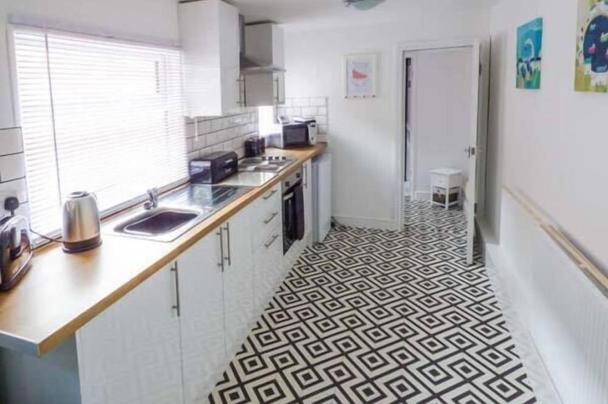 FLAT 1, country holiday cottage in Bridlington