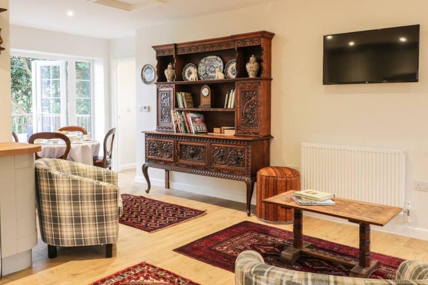 THE COACH HOUSE, pet friendly, country holiday cottage in Bodmin