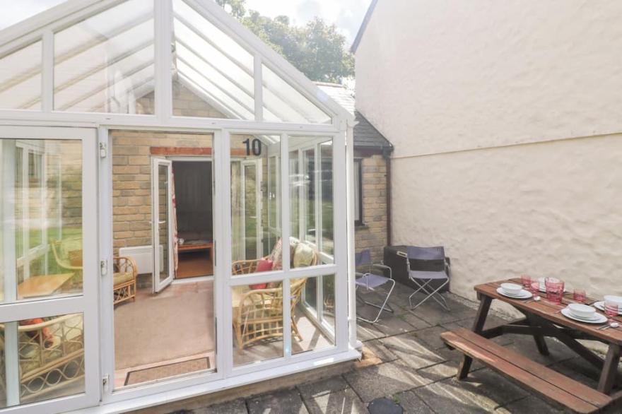 TRE POL PEN, pet friendly, country holiday cottage in Falmouth