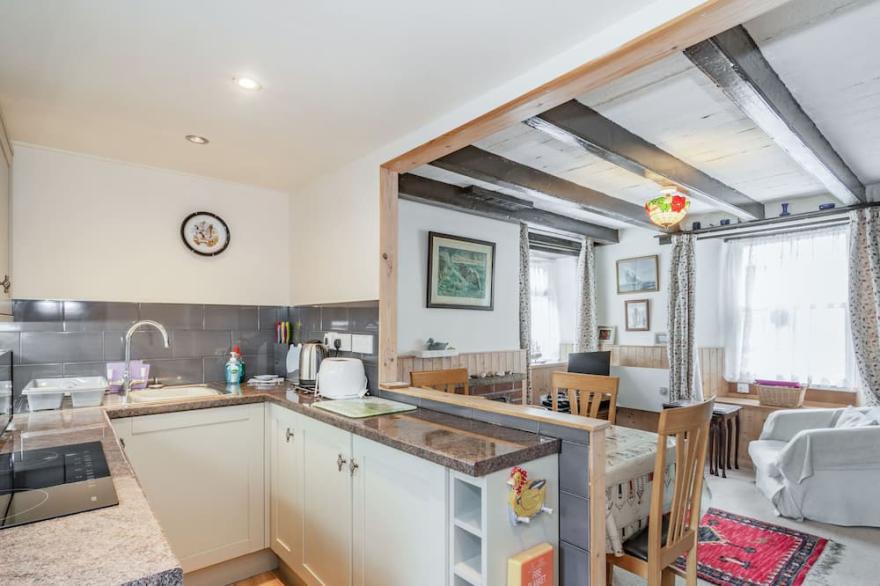 DUCK COTTAGE, family friendly, with open fire in Flamborough