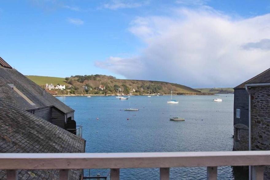 SLIPWAY COTTAGE, family friendly, country holiday cottage in Falmouth