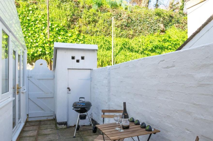 Tremayne House - Three Bedroom House, Sleeps 6