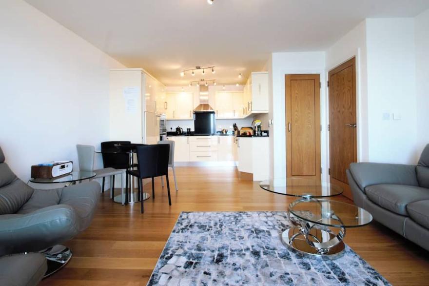OCEAN BREEZE, family friendly, country holiday cottage in Ilfracombe