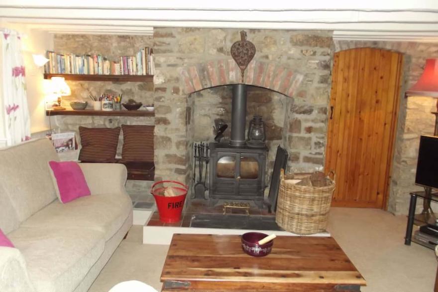 Bath Cottage, Woolley. 200 yr old stone cottage in charming North Cornish hamlet