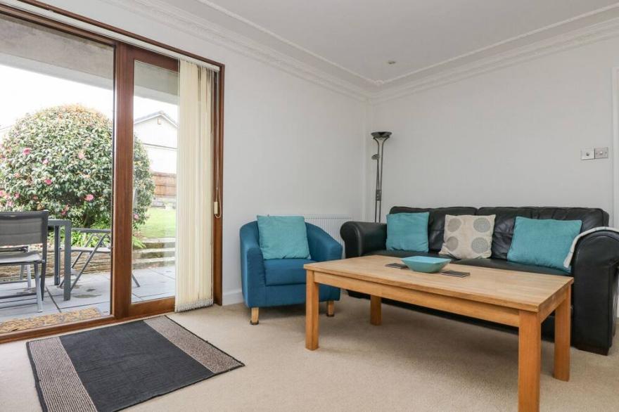 POLKERRIS VIEW, pet friendly, country holiday cottage in Carlyon Bay