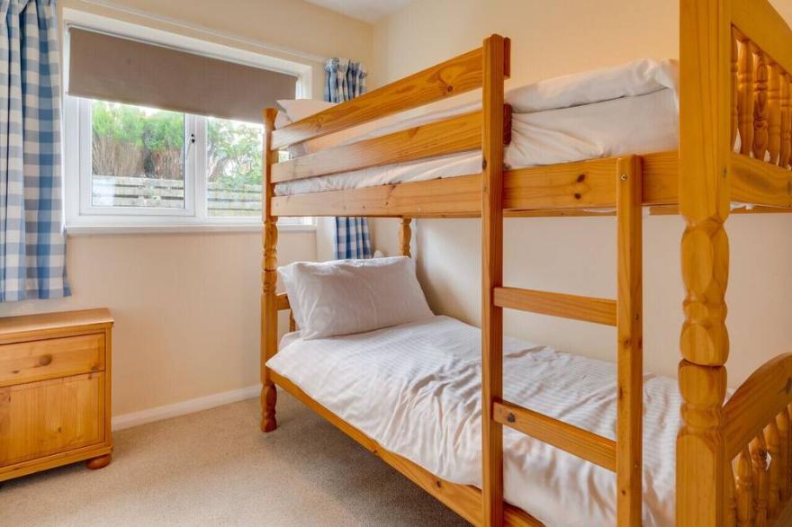Lanngorrow - Three Bedroom House, Sleeps 6