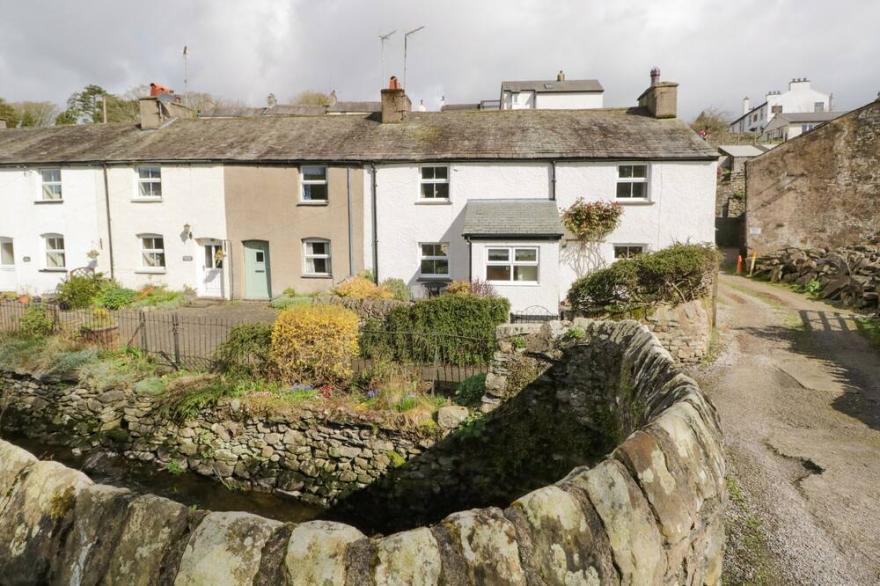 14 LOW ROW, pet friendly, with open fire in Cark In Cartmel