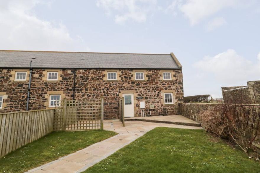 HIGH HEMMEL HOUSE, family friendly, with pool in Embleton