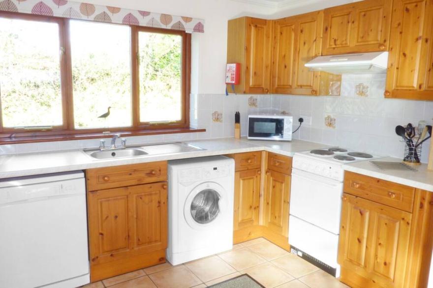 CHAFFINCH, pet friendly, character holiday cottage in Ashwater