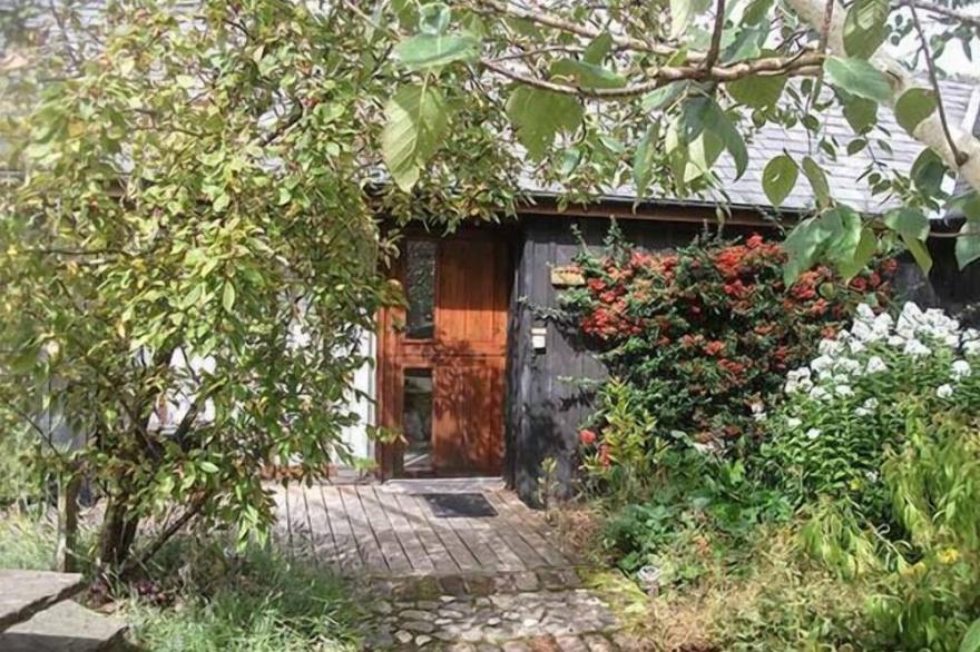 WYE COTTAGE, pet friendly, country holiday cottage in Builth Wells