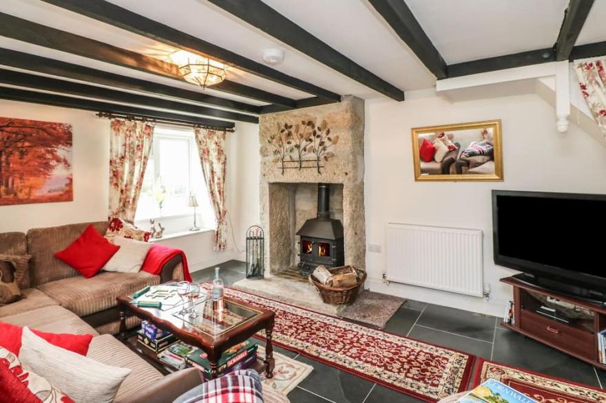 DROMORE, family friendly, character holiday cottage in St Breward