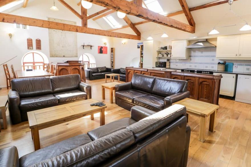 CAPEL CADER IDRIS, family friendly in Llwyngwril