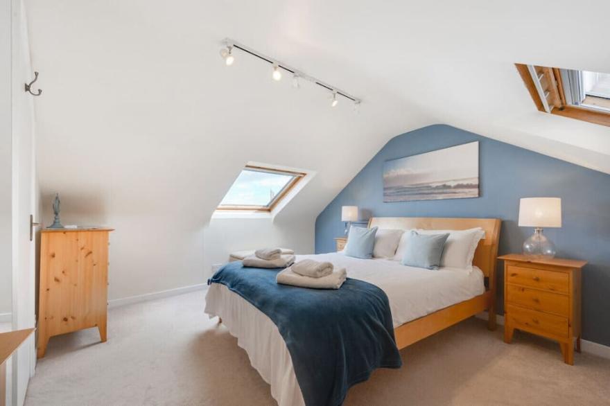 The Old Drapery - Three Bedroom Apartment, Sleeps 6